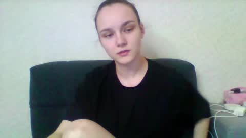 dolcezza_ online show from April 10, 11:15 am