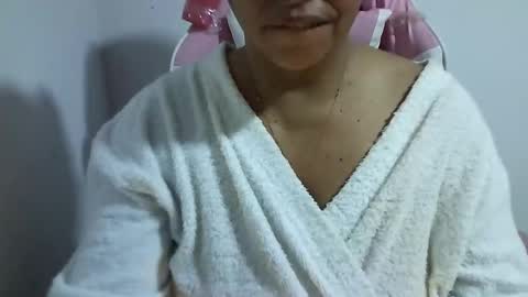 Snapshot of doll78latin chatting on October 8, 3:45 am doll78latin online show from October 8, 3:45 am