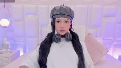 doll  bella online show from April 4, 1:40 pm