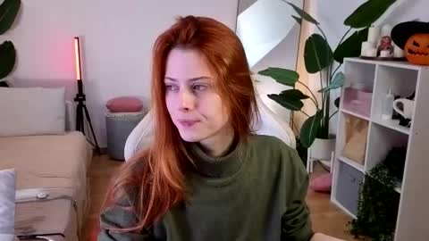 Your doll Lesli online show from October 19, 9:25 am