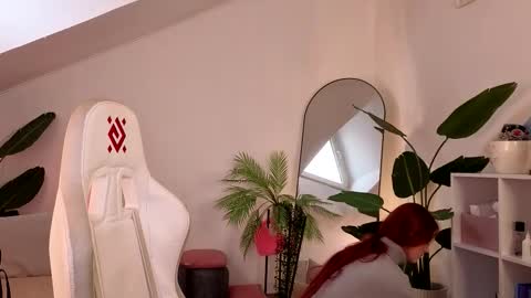 Your doll Lesli online show from December 18, 9:48 am