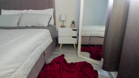 doll_oriana online show from October 31, 7:47 pm