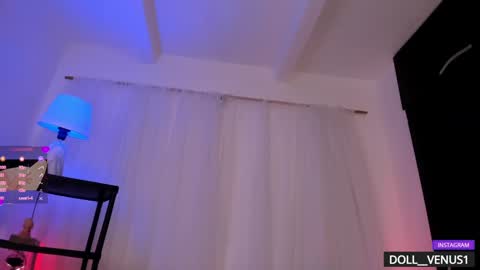 Snapshot of doll_venus chatting on February 21, 1:11 am Roxana independent model can you help me reach 100 hands up uwu online show from February 21, 1:11 am
