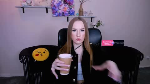 doll_vey online show from February 25, 4:46 pm