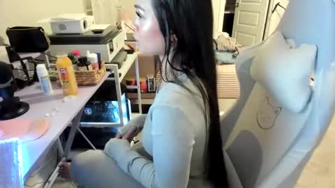 DOLLLFACE online show from March 14, 2:04 am