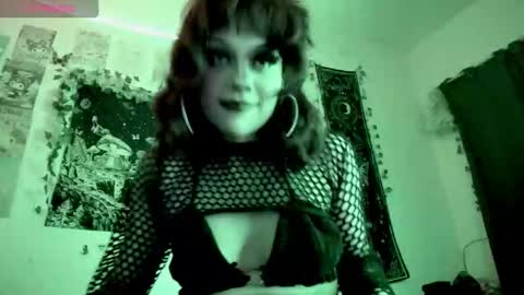 dolly_bones online show from February 26, 1:31 am