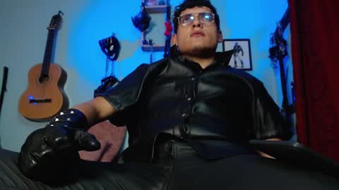 Snapshot of dom2travelers_sm chatting on September 21, 11:09 pm Diego Castell online show from September 21, 11:09 pm