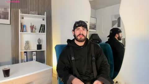 domboy  online show from August 4, 7:43 pm