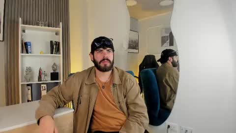 domboy  online show from August 3, 7:42 pm