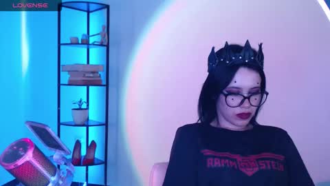 Snapshot of domgiirl chatting on October 2, 5:23 pm Mistress online show from October 2, 5:23 pm