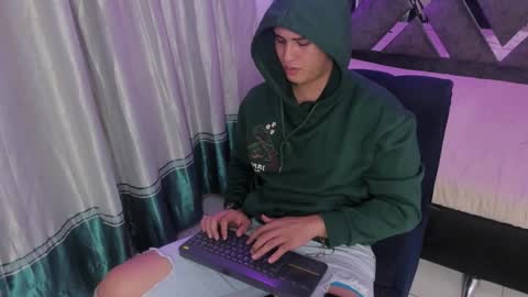 DOMI online show from March 25, 3:24 am