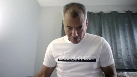 Snapshot of dominicanorico chatting on December 9, 1:40 am luis online show from December 9, 1:40 am