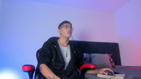 Dominik online show from April 12, 5:39 pm