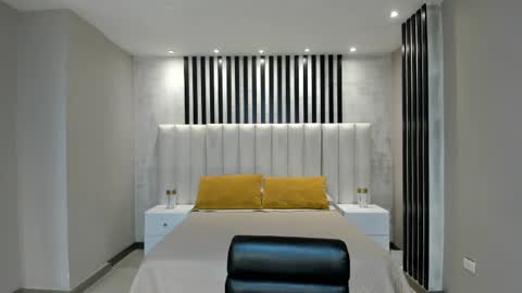 Dominique online show from March 10, 8:45 pm