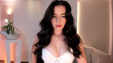 Dominique online show from January 6, 1:20 am