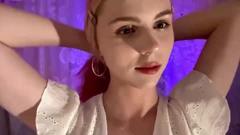 Snapshot of donettastrowbridge chatting on October 19, 3:38 pm Karolina online show from October 19, 3:38 pm