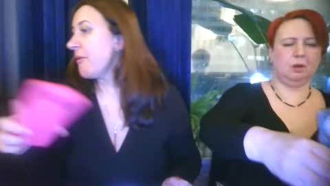 Snapshot of donnalimadonna chatting on January 22, 2:56 pm Tatiana 43 curvy sexy body and Joanna redhead 39 years online show from January 22, 2:56 pm