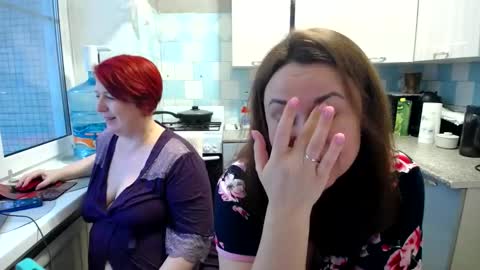 Snapshot of donnalimadonna chatting on January 22, 7:03 am Tatiana 43 curvy sexy body and Joanna redhead 39 years online show from January 22, 7:03 am
