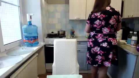 Snapshot of donnalimadonna chatting on February 17, 6:31 am Tatiana 43 curvy sexy body and Joanna redhead 39 years online show from February 17, 6:31 am