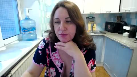 Snapshot of donnalimadonna chatting on January 30, 7:07 am Tatiana 43 curvy sexy body and Joanna redhead 39 years online show from January 30, 7:07 am
