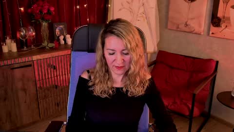 Donna online show from April 9, 8:36 pm