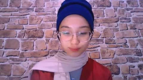Snapshot of dorcasgryniuk chatting on October 10, 11:16 am Mia online show from October 10, 11:16 am