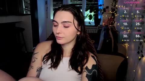 Snapshot of dorfmatratze_ chatting on October 2, 7:07 am Alice online show from October 2, 7:07 am