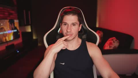 Dorian Reyes online show from April 14, 11:41 pm