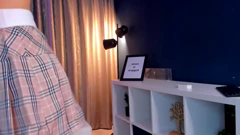 Snapshot of dormroomtease chatting on September 29, 3:05 am dormroomtease online show from September 29, 3:05 am