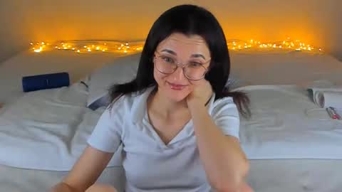 Snapshot of dorotty_ chatting on December 23, 1:51 am Your Dorotty online show from December 23, 1:51 am