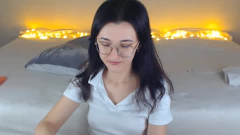 Snapshot of dorotty_ chatting on December 2, 11:57 pm Your Dorotty online show from December 2, 11:57 pm