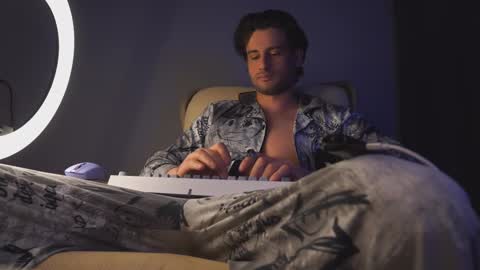 Keen online show from March 8, 5:28 am