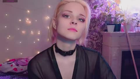 Angie online show from January 18, 9:13 pm