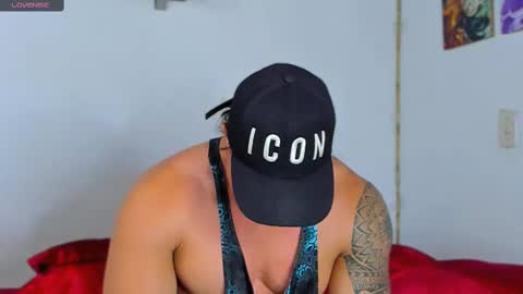 Snapshot of drake_xion1 chatting on February 15, 3:52 am drake_xion1 online show from February 15, 3:52 am