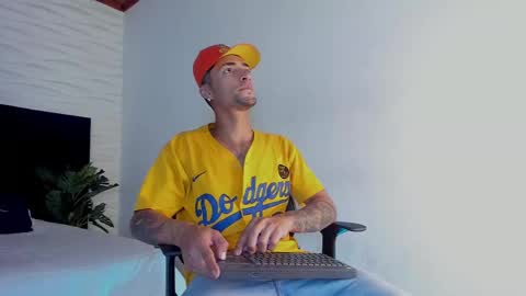 Drake Neuman online show from February 27, 2:35 am