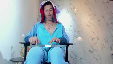 Drake Neuman online show from October 8, 4:18 am