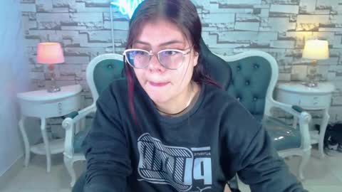Snapshot of draviana_a chatting on October 7, 3:24 am Draviana online show from October 7, 3:24 am