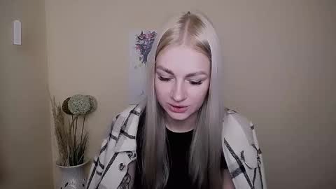 Snapshot of dream_dolly_ chatting on September 21, 10:08 am dream_dolly_ online show from September 21, 10:08 am
