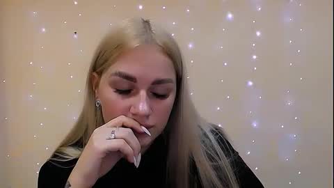 Snapshot of dream_dolly_ chatting on October 2, 10:36 am dream_dolly_ online show from October 2, 10:36 am