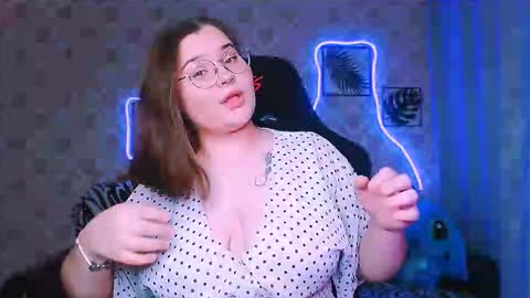 dreamforyoue2 online show from November 11, 8:22 pm