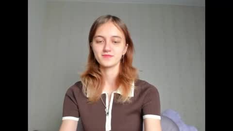 Snapshot of dreamy_pollyyy chatting on October 19, 7:29 pm dreamy_pollyyy online show from October 19, 7:29 pm