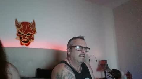 DreamyCouple01 online show from April 14, 5:05 pm