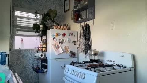 RIRI OR DREAMY online show from October 4, 3:21 pm