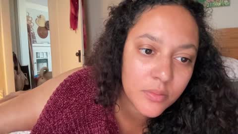 RIRI OR DREAMY online show from January 29, 8:04 pm