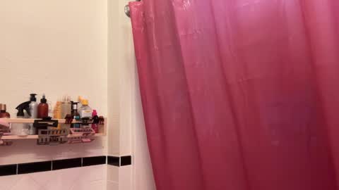 RIRI OR DREAMY online show from February 11, 10:39 pm