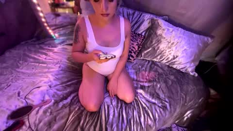 drippypetalo online show from January 17, 11:24 pm