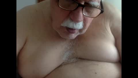 drnick069 online show from December 4, 2:27 pm