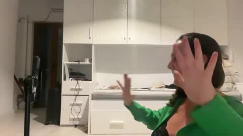 Dr. Resa online show from October 13, 4:31 pm