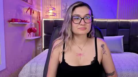 Victoria online show from November 10, 9:06 pm