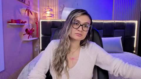 Victoria online show from November 12, 8:55 pm